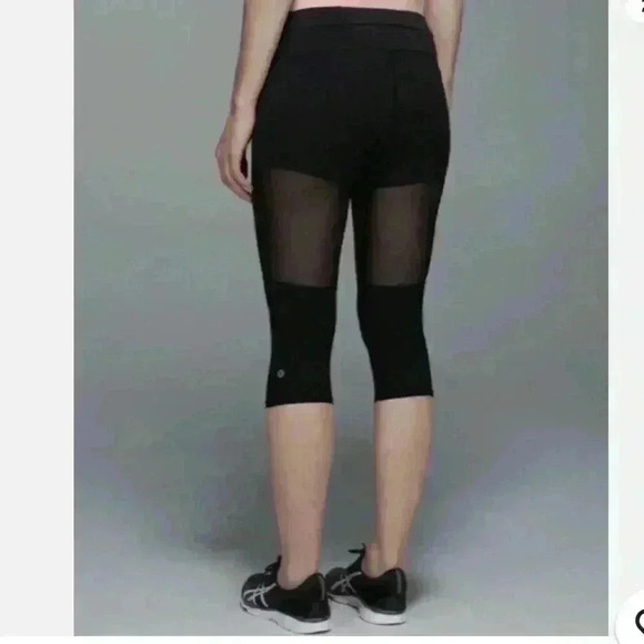 Lululemon Training Tough crop size 6 Black capri leggings with mesh - Picture 1 of 11